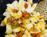 A picture of step 4 of Chatpate Tamatar Aloo.