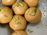 Besan ladoo
