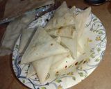 A picture of step 3 of Qeemay ke samosay.