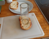 Foto del paso 2 de la receta: Bocadillo de bacon queso y huevo