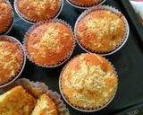 Foto langkah ke 4 dari resep Muffin Vanilla Keju Simpel - No Mixer.