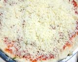 Foto langkah ke 5 dari resep Pizza mozzarella sosis.