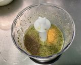 Une image de l'étape 4 de Sauce salade à la moutarde d’Orléans, persil plat et huile d’avocat.