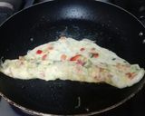 A picture of step 3 of Korean egg rolls.