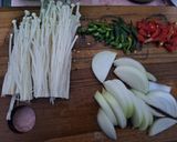 Foto langkah ke 1 dari resep Mie Goreng Pedas ala akhir bulan.
