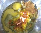 عکس مرحله 2 از دستور کوکوی مرغ و پنیر