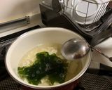 Hình bước làm 4 của món Món súp miso tàu hũ rong biển