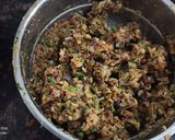 A picture of step 3 of Kala chaana tikki burger.