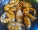Hình bước làm 3 của món Catfish kho tộ (công thức để kho các loại cá da trơn)
