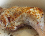Foto del paso 2 de la receta: Pierna de pavo guisada en su jugo con almendra