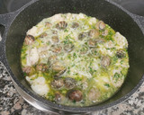 Foto del paso 5 de la receta: Cocotxes de bacallà i cloïsses en salsa verda d'ametlles