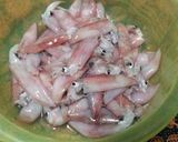 Foto langkah ke 1 dari resep Cumi masak hitam pedas.