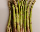 Foto del passaggio 2 della ricetta Spaghetti con asparagi e crema di datterini gialli