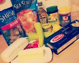 A picture of step 1 of Spaghetti with Shrimp and Scallops in Garlic Butter Sauce.