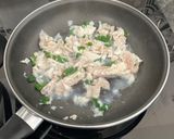 Une image de l'étape 2 de Pâtes, poisson et épinards.