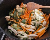 Foto del paso 4 de la receta: Lomo con verduras salteadas