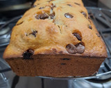 Foto del paso 3 de la receta: Budín de coco relleno con dulce de leche y chips