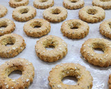 Foto del paso 5 de la receta: 🍘 Galletitas dulces de avena y mix de semillas 🍘 sin manteca!!! Y sin reposo!!!!