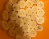 Foto del paso 3 de la receta: Torta invertida de banana saludable (light) húmeda, rica, con avena y coco