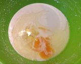 Hình bước làm 1 của món Bánh trứng cuốn tráng chảo