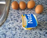 Foto del paso 1 de la receta Bizcocho de yogur con limón, nueces y cubierta chocolate