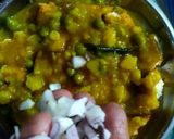 A picture of step 5 of Toast in matar daal.