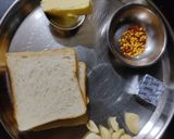 गार्लिक ब्रेेड टोस्ट (garlic bread toast recipe in marathi) रेसिपी स्टेप 1 फोटो