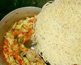 A picture of step 5 of Vegetable pasta with fried fish.