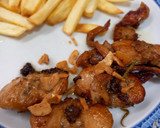 Foto del paso 8 de la receta: Conejo al ajillo, con patatas fritas