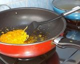 Foto langkah ke 3 dari resep Kwetiau Goreng Jamur Pedas.