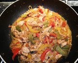 Foto del paso 6 de la receta: Salteado de pavo+pimientos+cebolla