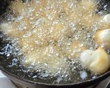 A picture of step 5 of Urad moong dal vada.