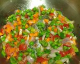 A picture of step 2 of Healthy Maggie Masala Oats.