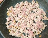 Hình bước làm 2 của món Thịt Heo Xào Lá Quế