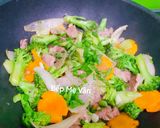 Hình bước làm 5 của món Thịt bò xào súp lơ xanh