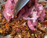 รูปขั้นตอนการทำที่ 2 ของ คั่วแฮ่มหมูใส่หัวปลีมะเขือพวงย่าง🧄🌶️🌿