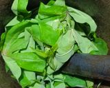 Foto langkah ke 2 dari resep Tumis Daun singkong.