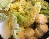 รูปขั้นตอนการทำที่ 1 ของ ผัดผักรวมหมูยอทรงเครื่อง