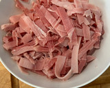 Foto del paso 5 de la receta: Tagliatelle paglia e fieno con nata y jamón