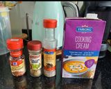 A picture of step 1 of Cream based pasta (Melayu style lol).