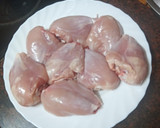 Foto del paso 1 de la receta: Contramuslo de pollo cocido y asado con papas y mojo