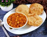 છોલે ભટુરે (Chhole Bhature Recipe In Gujarati) રેસીપી સ્ટેપ11ફોટો