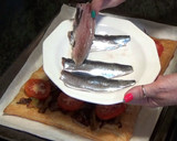 Foto del paso 8 de la receta: Tosta hojaldrada de sardinas y anchoas (videoreceta)