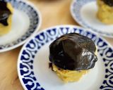 Foto del paso 4 de la receta: Mug cake de vainilla con nibs de cacao y helado de stracciatella