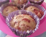 Foto del paso 3 de la receta: 🍓🧁🍓Muffins integrales de frutilla