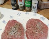 Foto langkah ke 2 dari resep Beef Steak Saus Jamur Ala Rumahan.