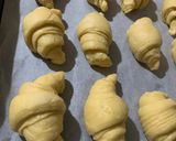 Foto del passaggio 16 della ricetta Cornetti sfogliati