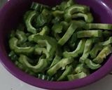 Foto langkah ke 1 dari resep Tumis Pare Pedas.