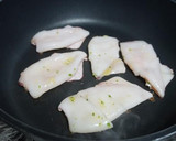 Foto del paso 5 de la receta: Calamares marinados a la plancha