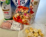 鮭魚 栗子🌰　　　　　　　　　　　🌰🌰菜飯 🌰鮭と栗の炊き込みご飯的食譜步驟1照片